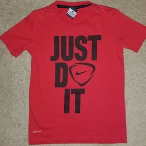 Boys Nike T-shirt